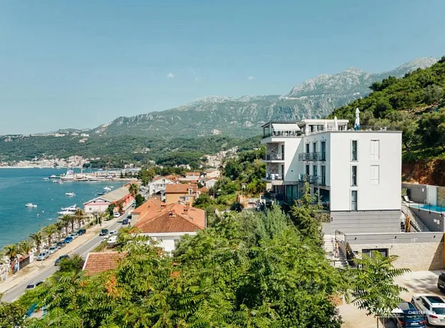 Panoramik Manzaralı Modern Butik Otel – Adriyatik'te Lüks Yatırım Fırsatı